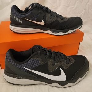 NIB Nike Men's Juniper Trail Running Sz 9
